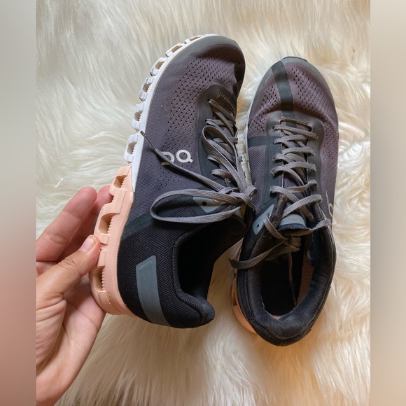 On Cloudflow Wide Gray women’s size 10.5 - Picture 8 of 10